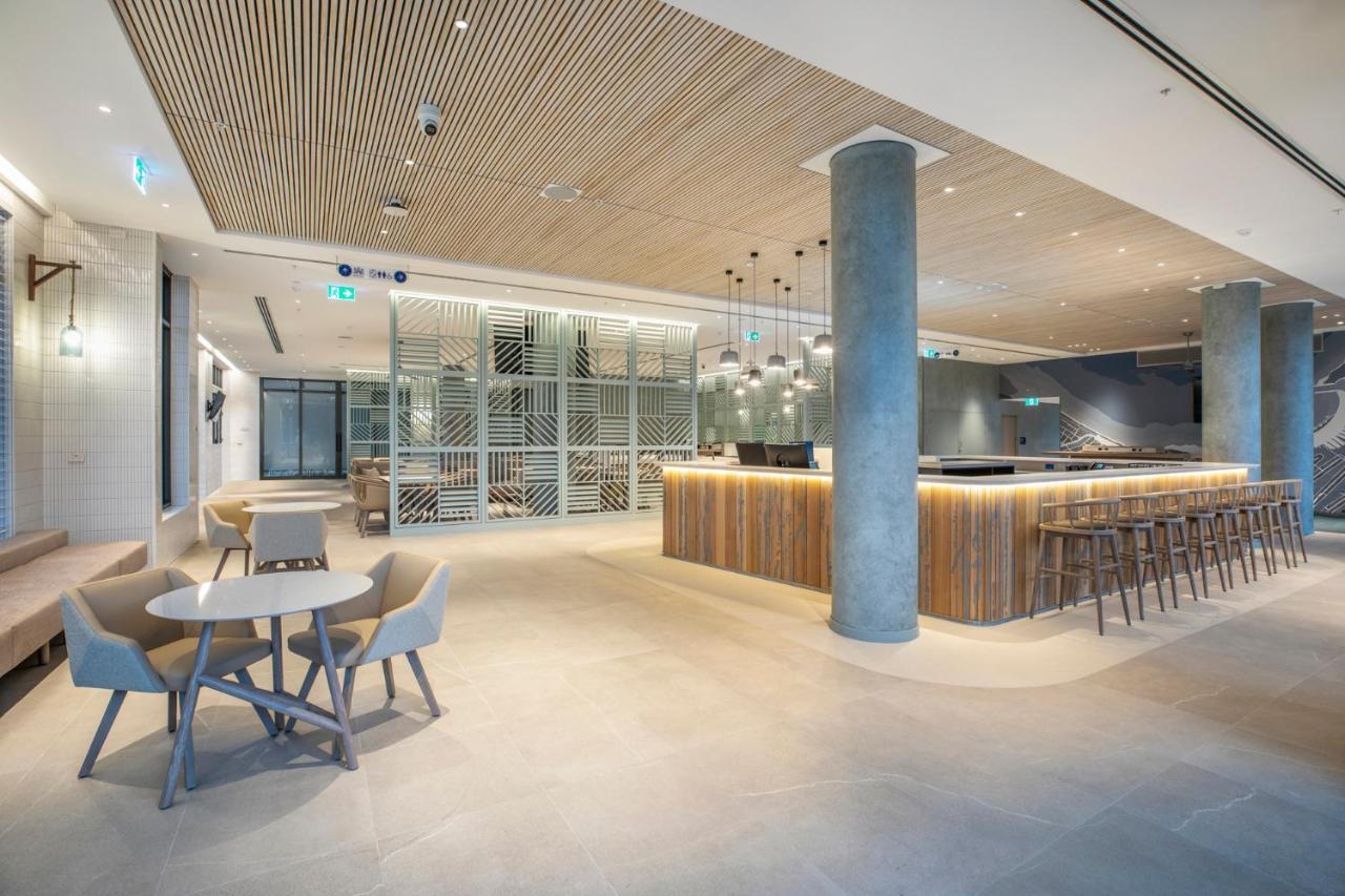 Holiday Inn Express & Suites Sunshine Coast By Ihg Maroochydore Exterior foto