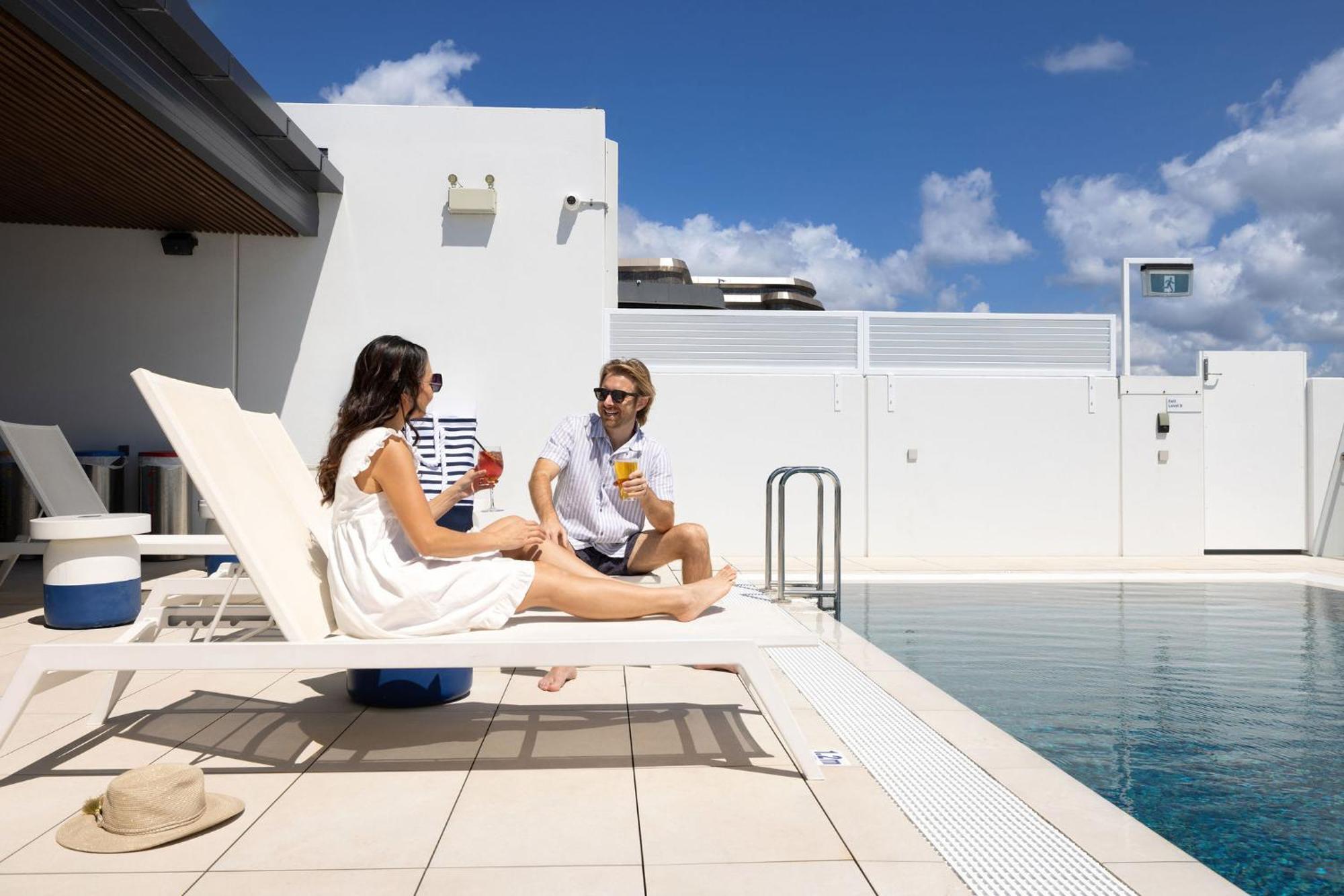 Holiday Inn Express & Suites Sunshine Coast By Ihg Maroochydore Exterior foto